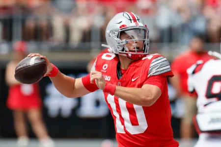 Quarterbacks Sayin, Manning set to face off when Ohio State meets Texas in Austin